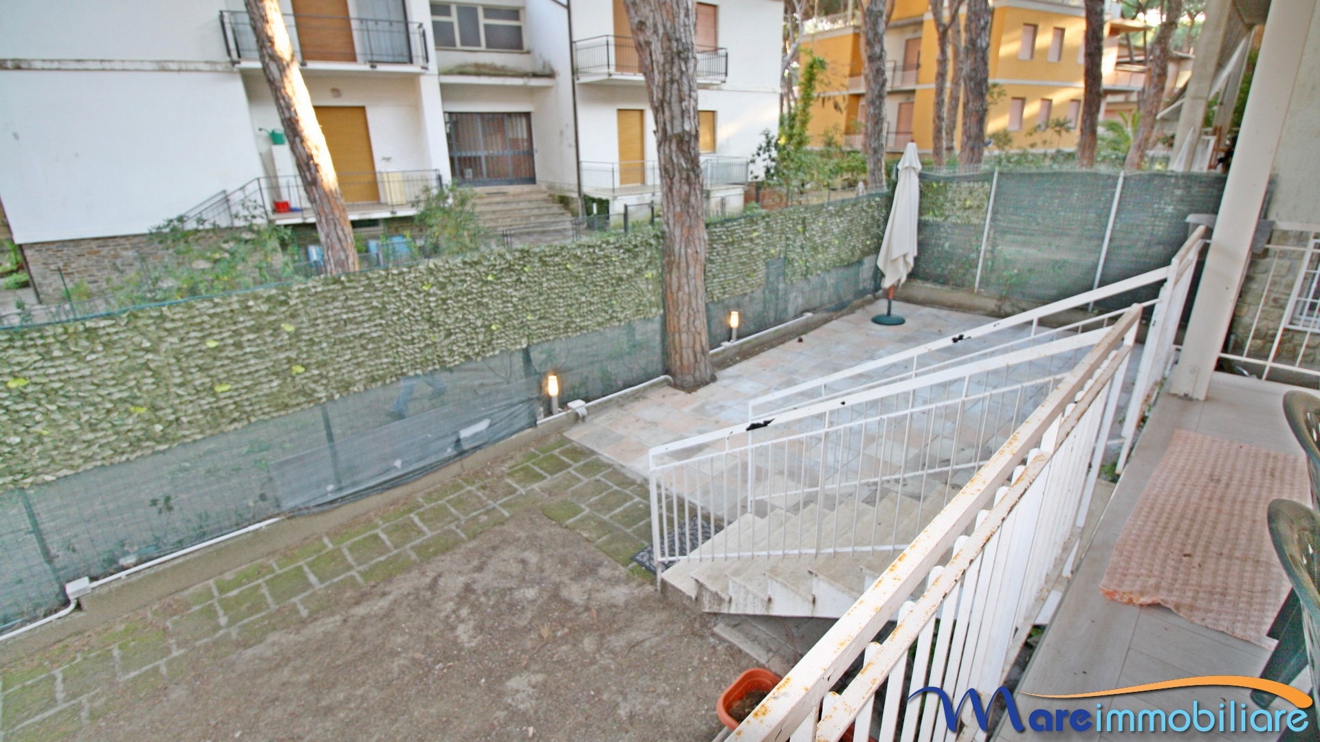 Tre camere doppi servizi e giardino
