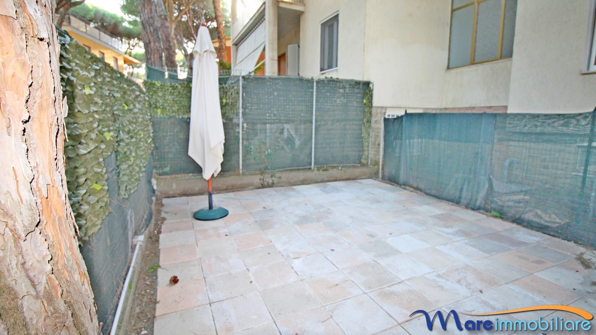 Tre camere doppi servizi e giardino