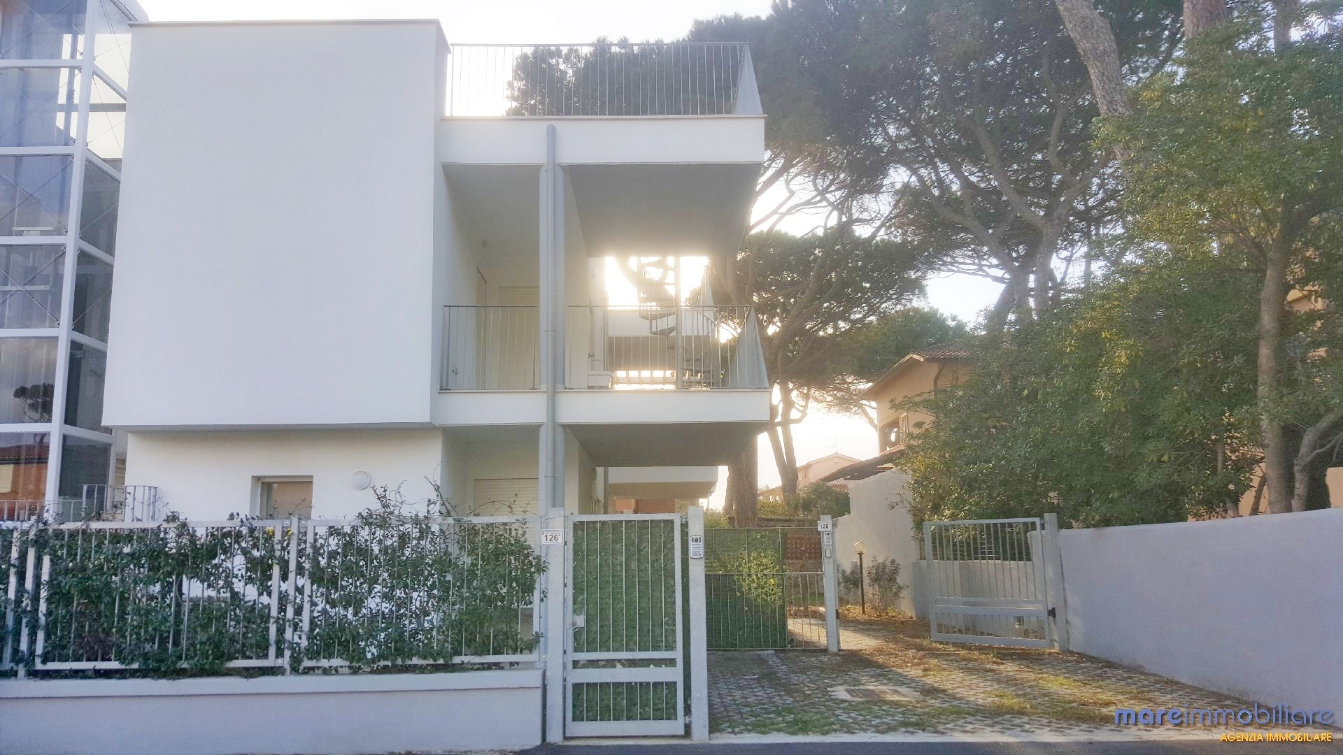 Nuova Villetta con giardino e posto auto