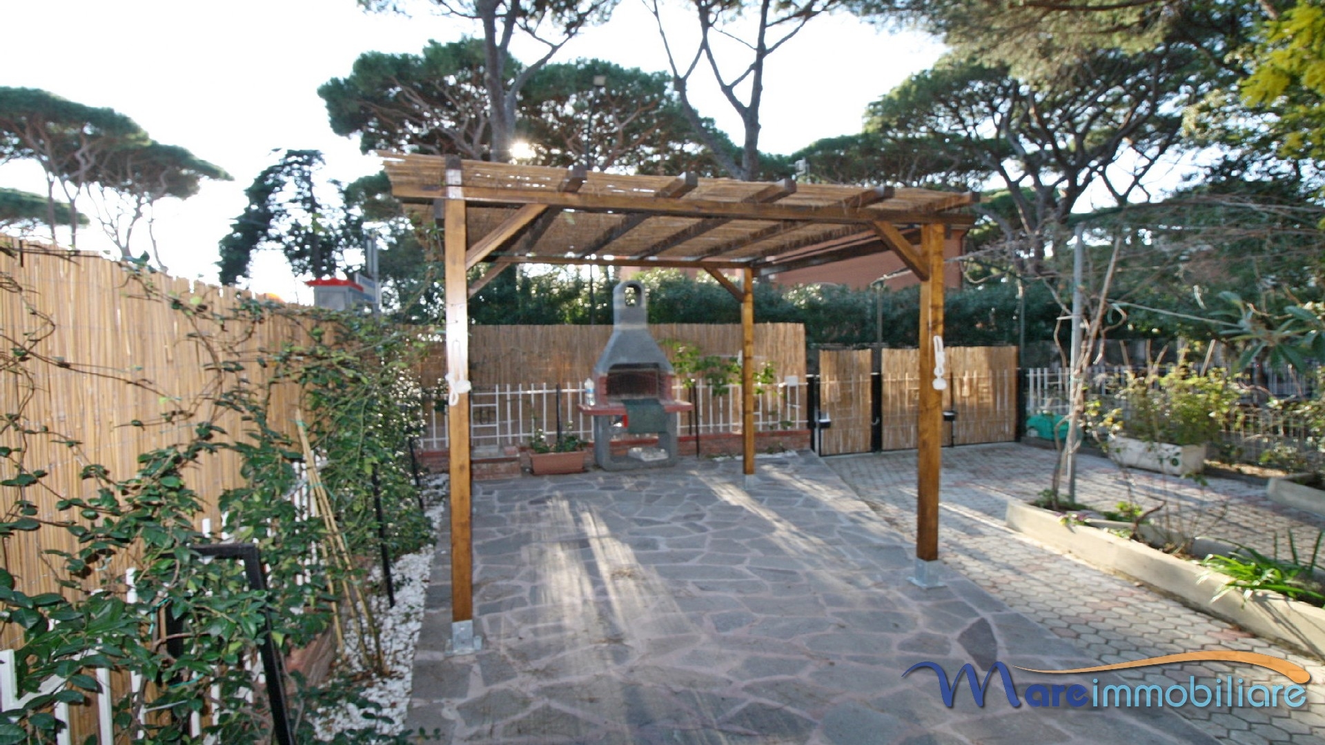 Trilocale con ingresso indipendente e ampio giardino