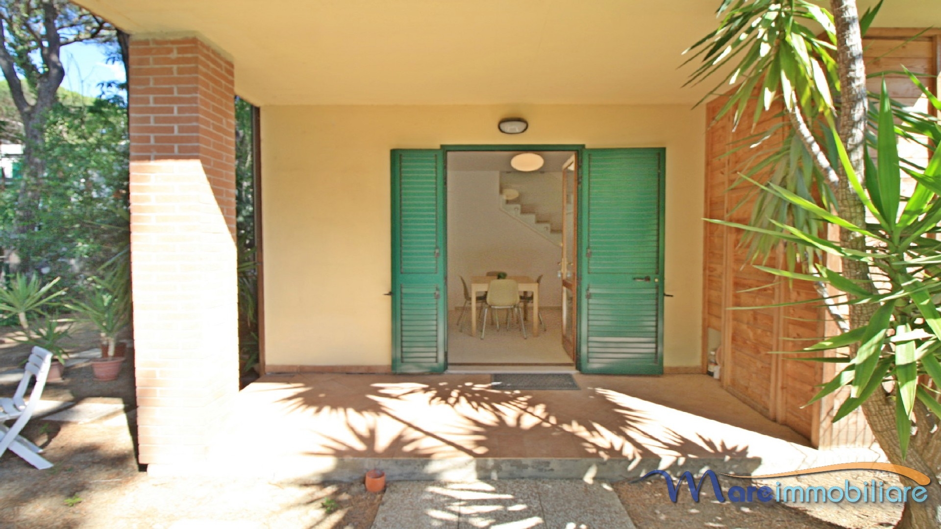 Appartamento terra tetto con giardino e tre camere
