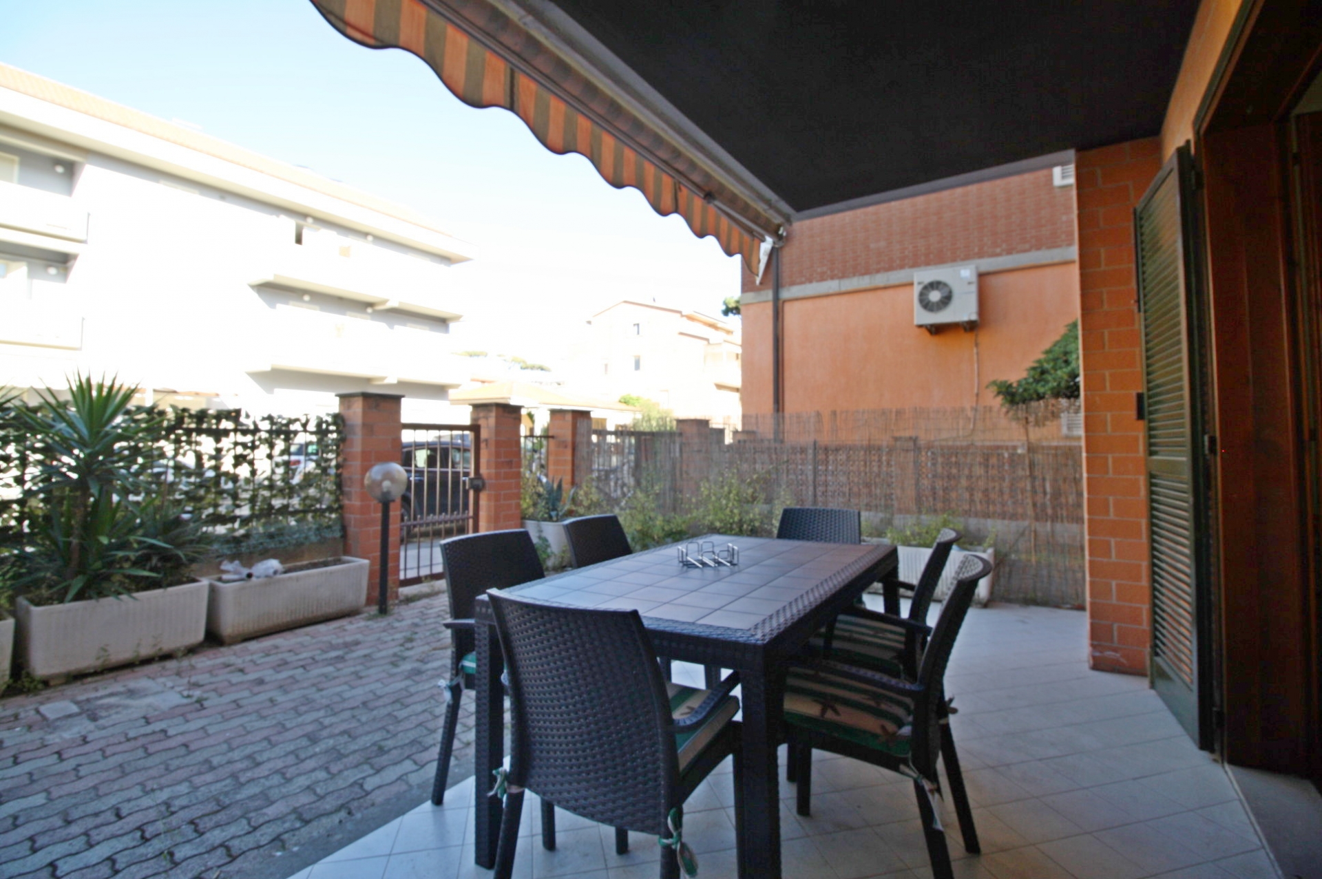 Trilocale con giardino in zona centrale