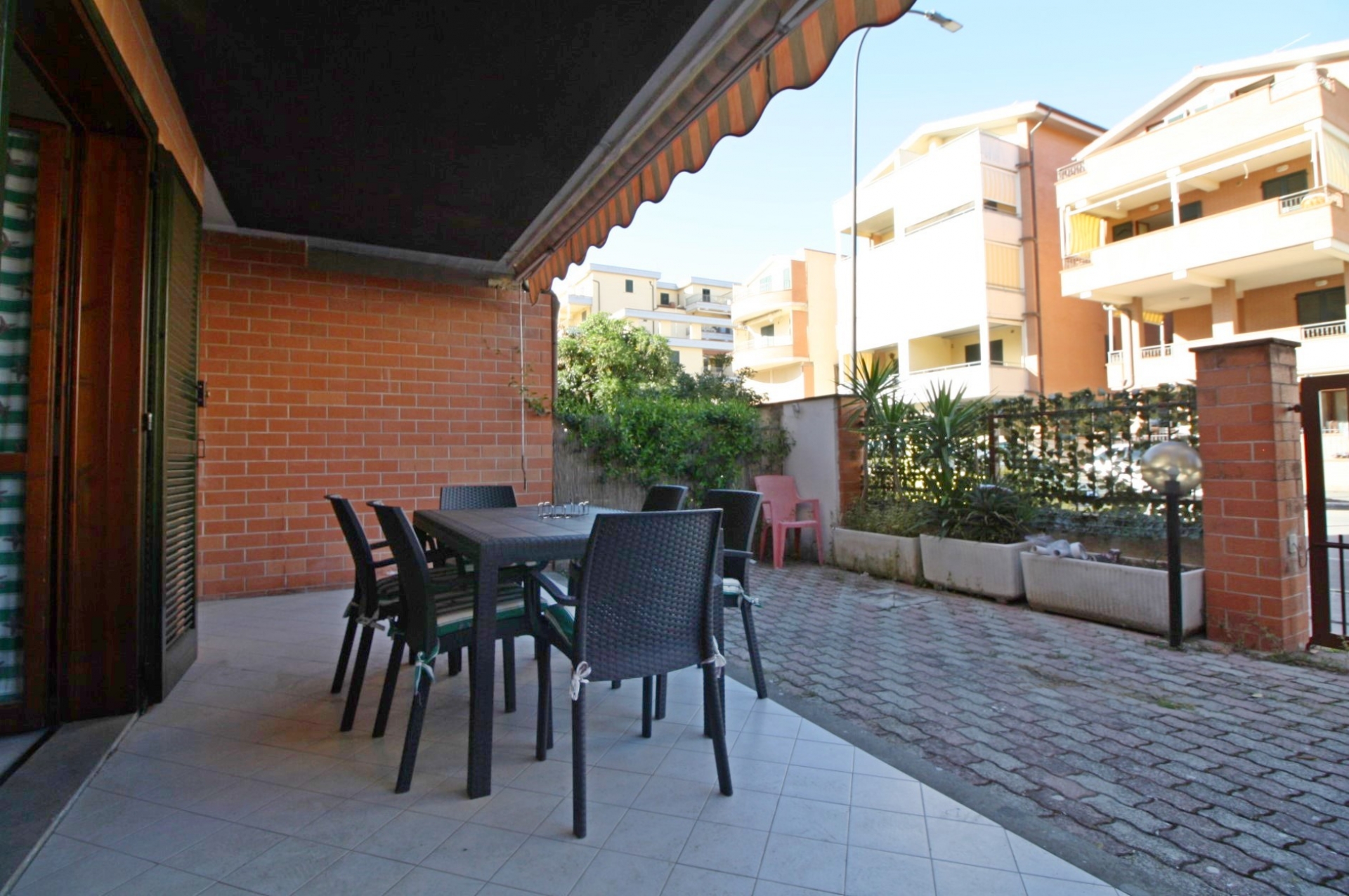 Trilocale con giardino in zona centrale