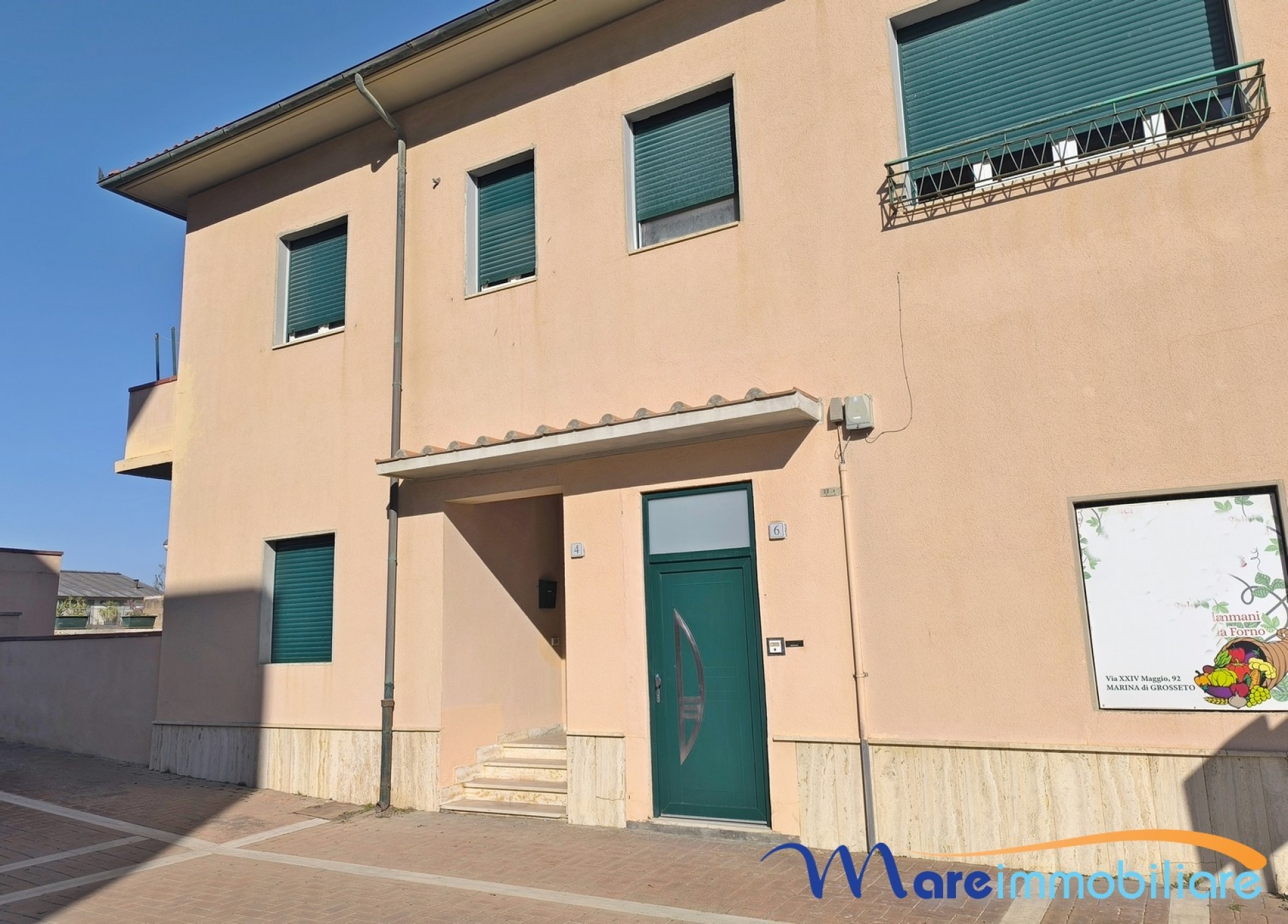 Trilocale con due camere da letto e posto auto
