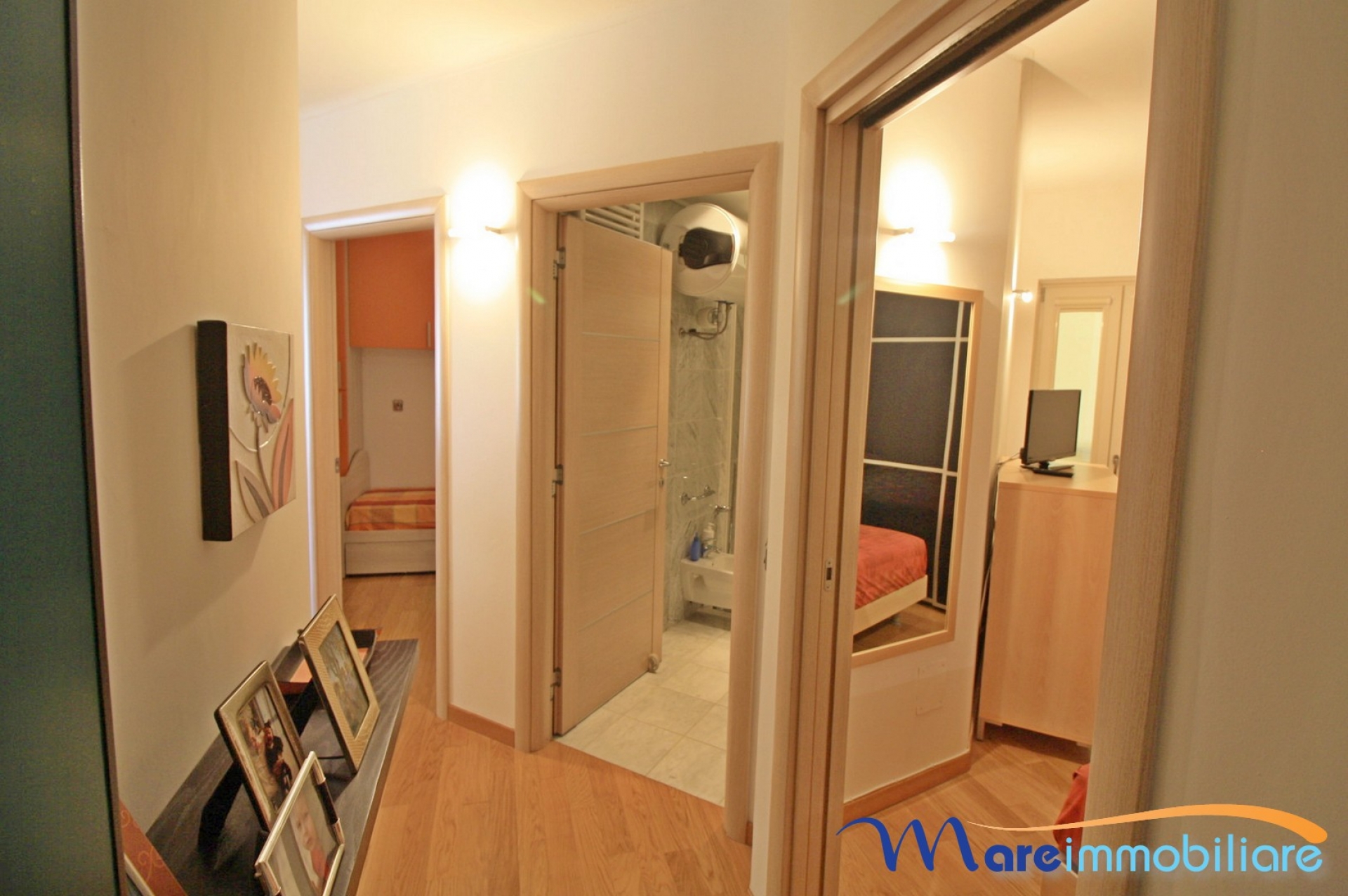 fronte mare con 2 camere e posto auto