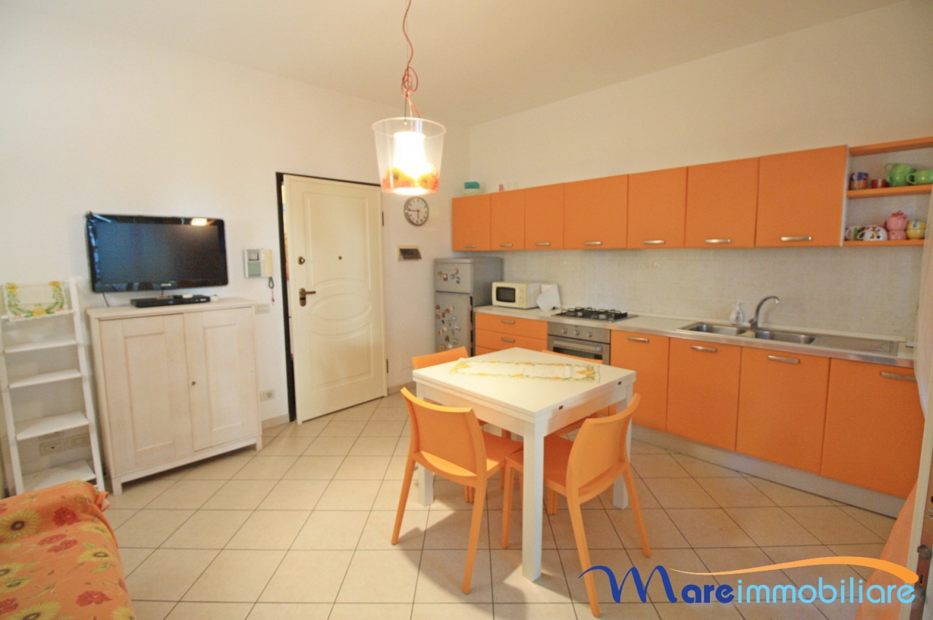 Bilocale zona Rosmarina con posto auto privato
