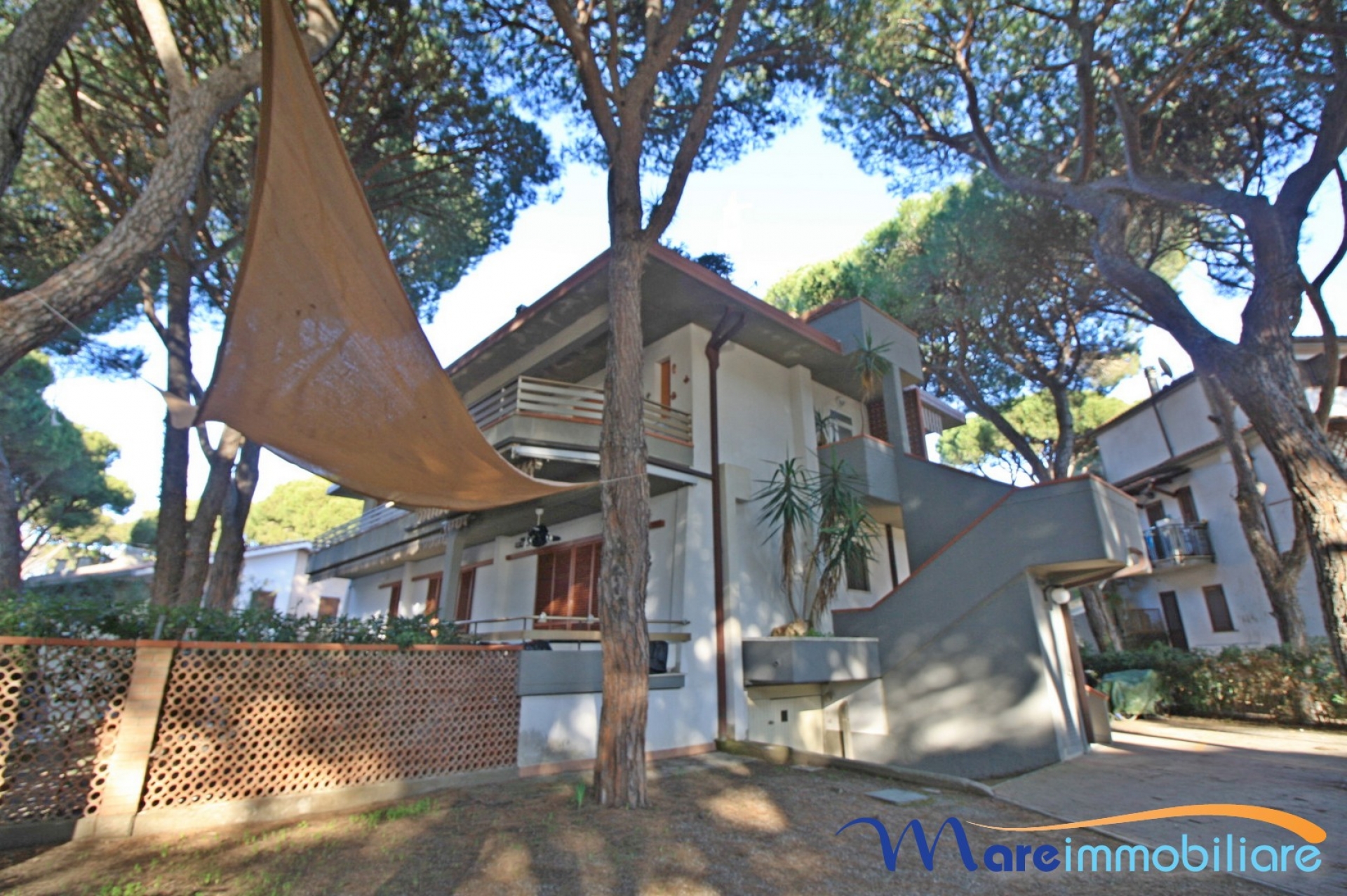Bilocale zona Rosmarina con posto auto privato