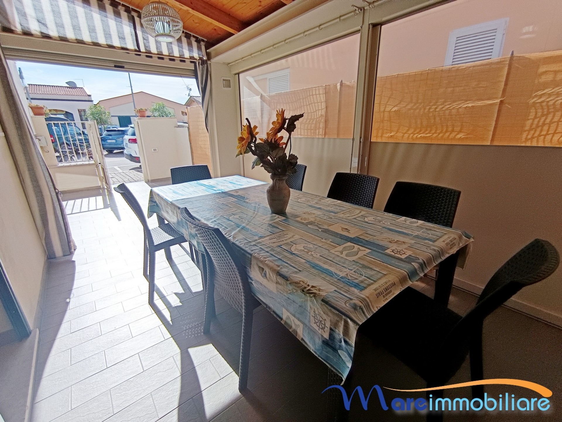 Esclusivo quattro vani con veranda e giardino