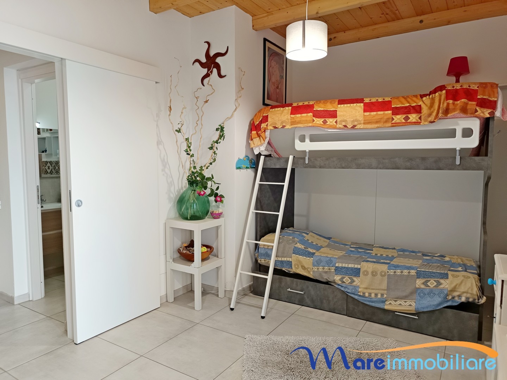 Esclusivo quattro vani con veranda e giardino