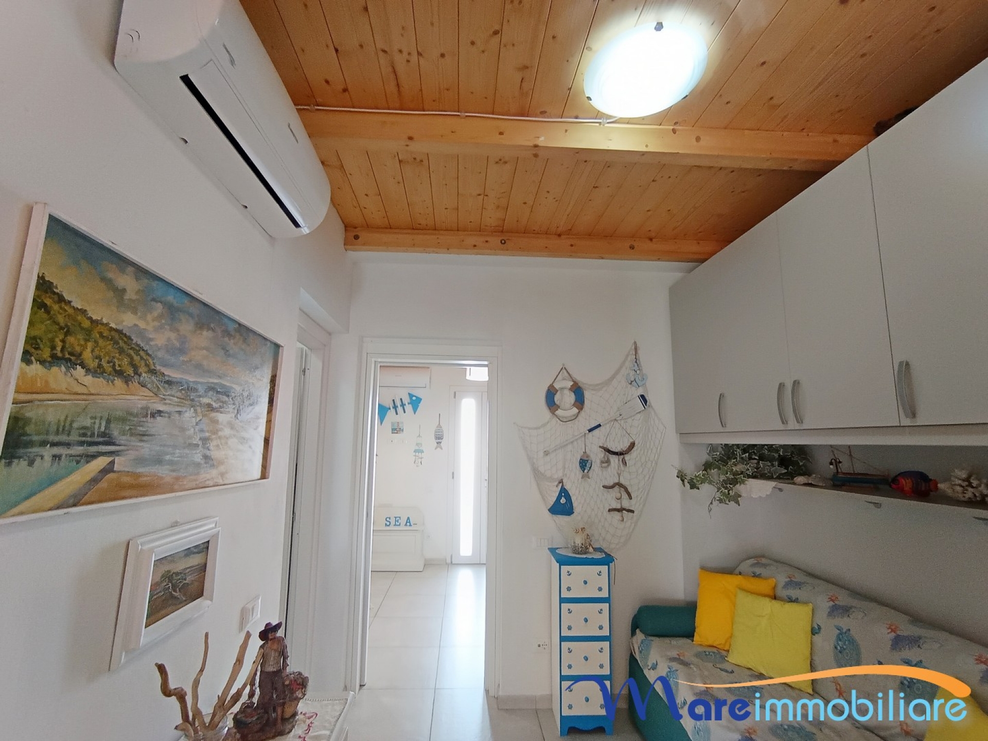 Esclusivo quattro vani con veranda e giardino