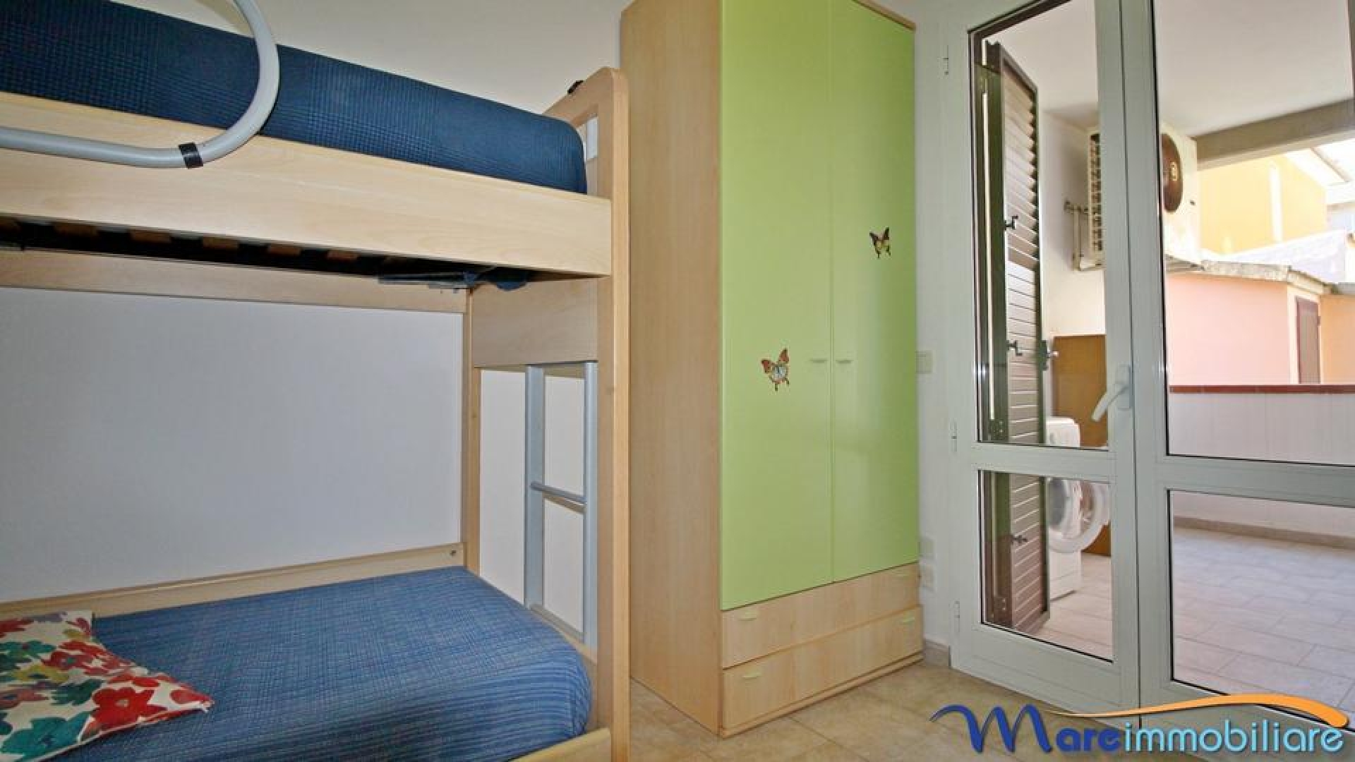 Trilocale ampie terrazze zona semi centrale