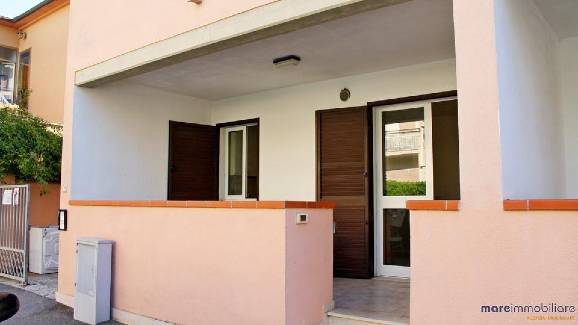 Trilocale ampie terrazze zona semi centrale