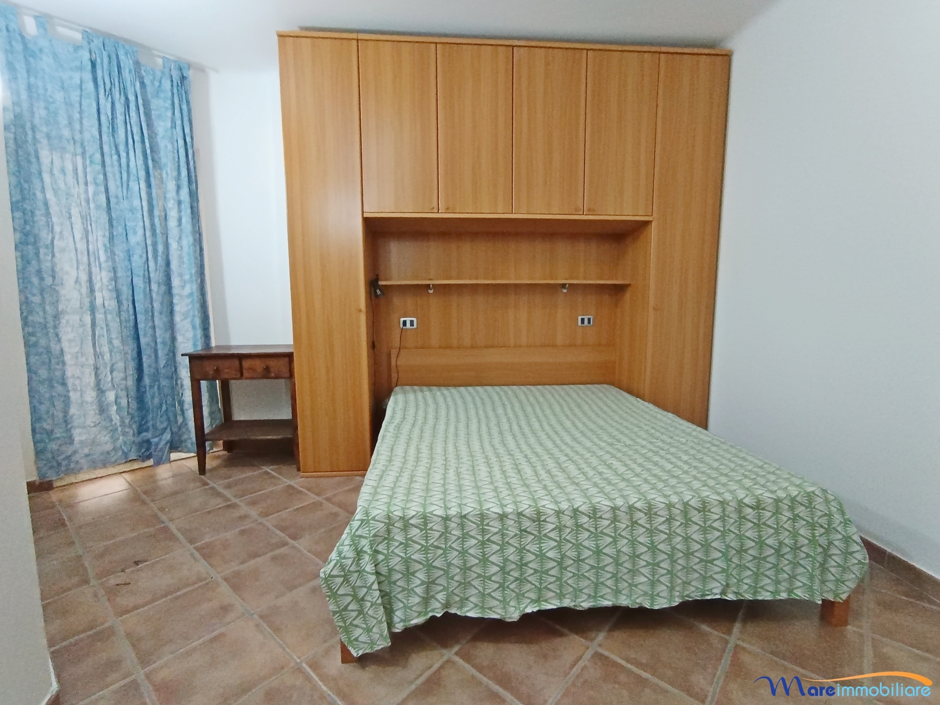 fronte mare con 2 camere e posto auto