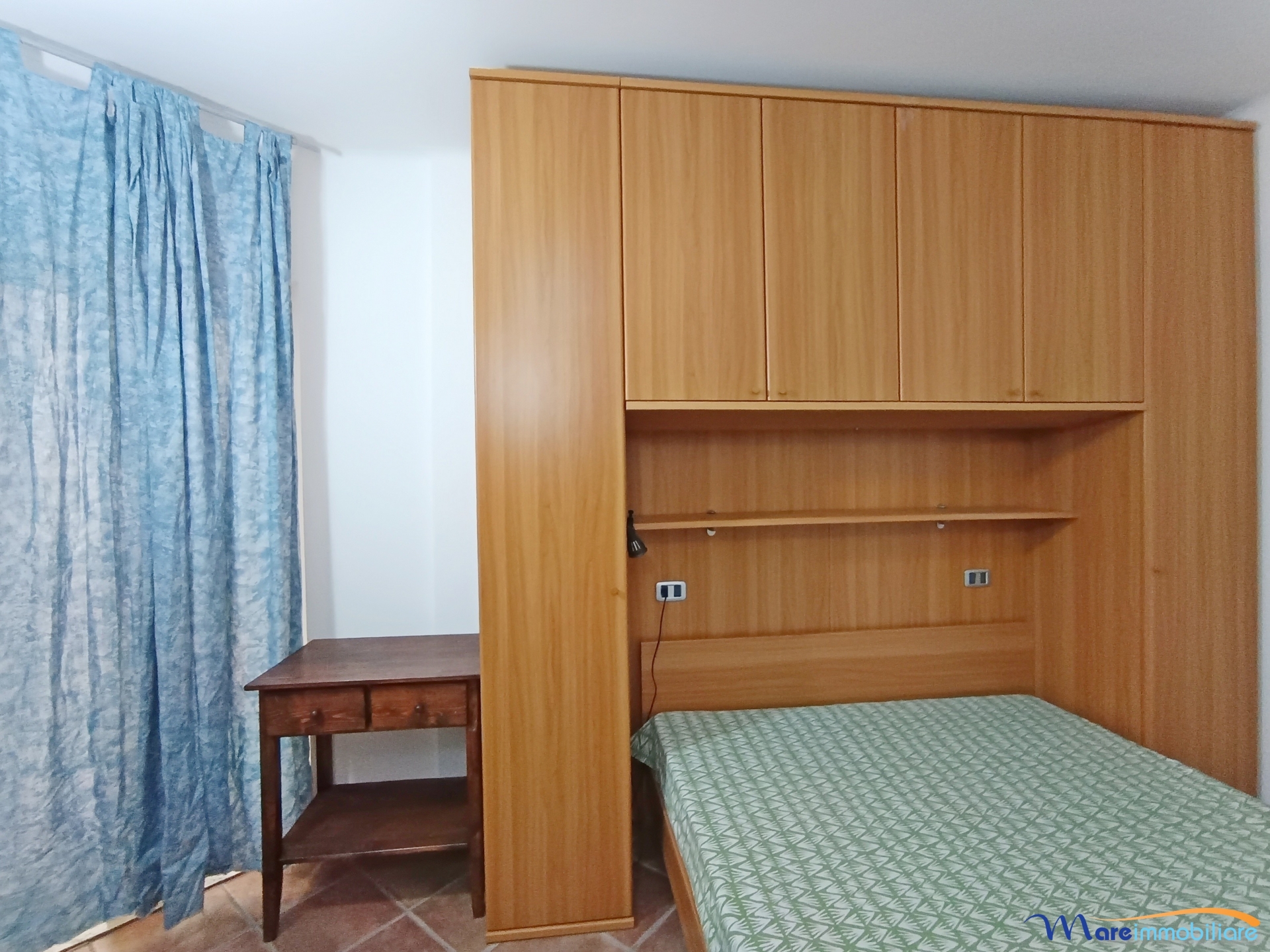fronte mare con 2 camere e posto auto