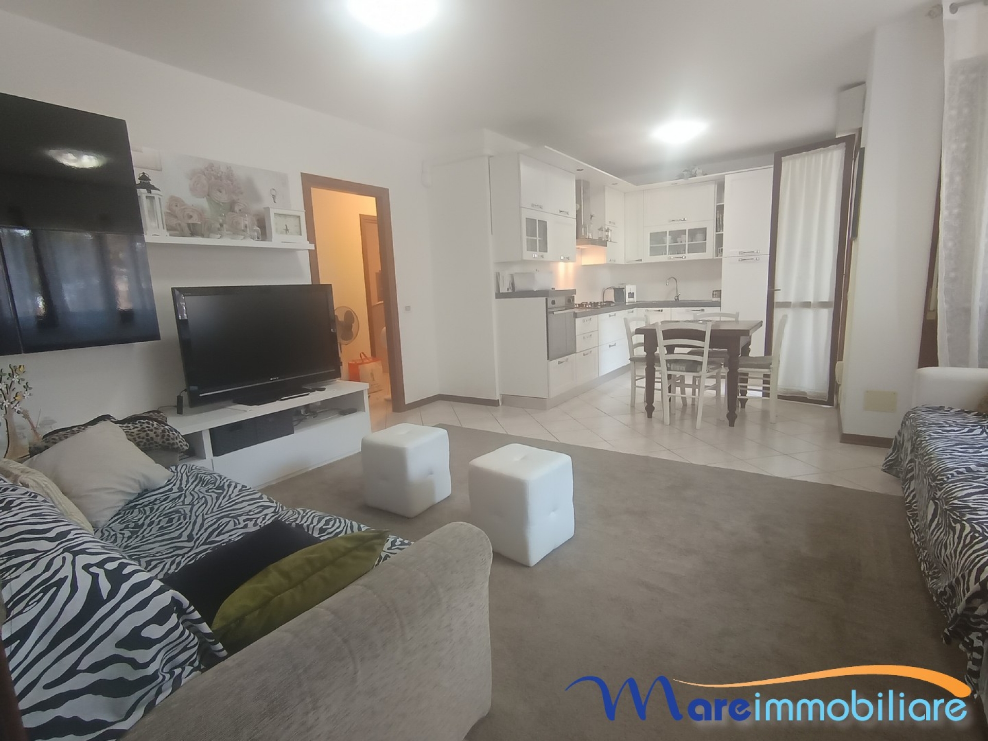 Ampio trilocale doppi servizi zona  Sud