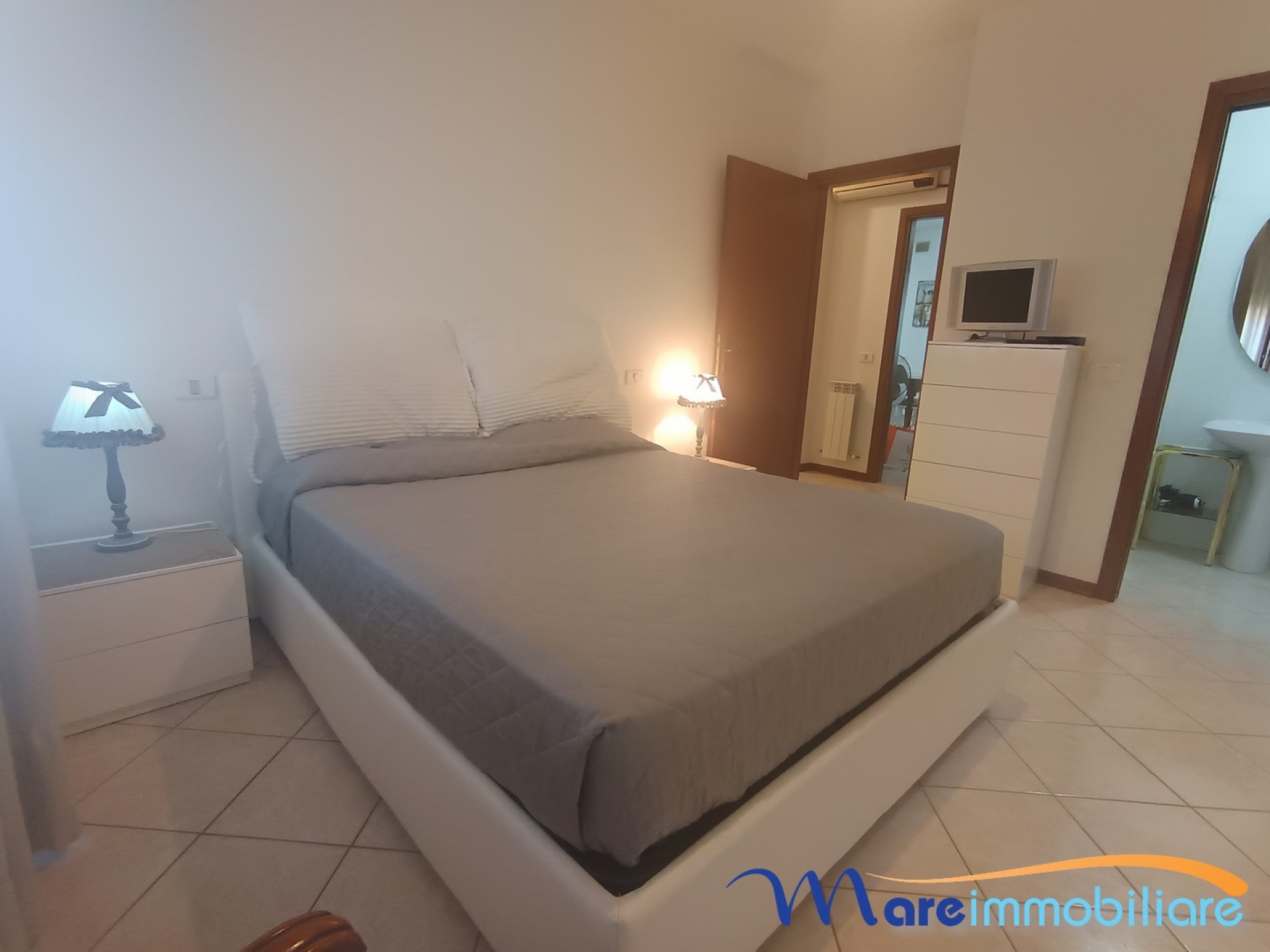 Ampio trilocale doppi servizi zona  Sud
