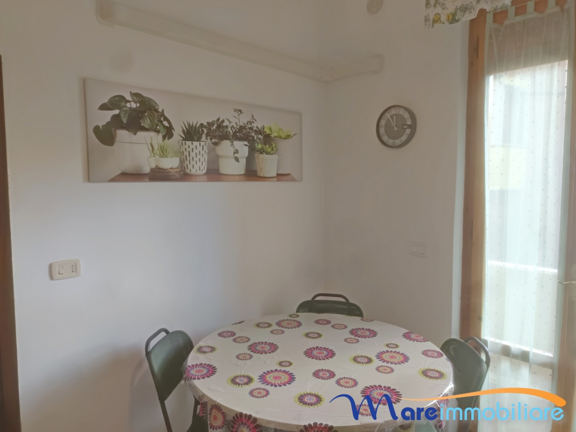 Villetta terra tetto con giardino e posto auto