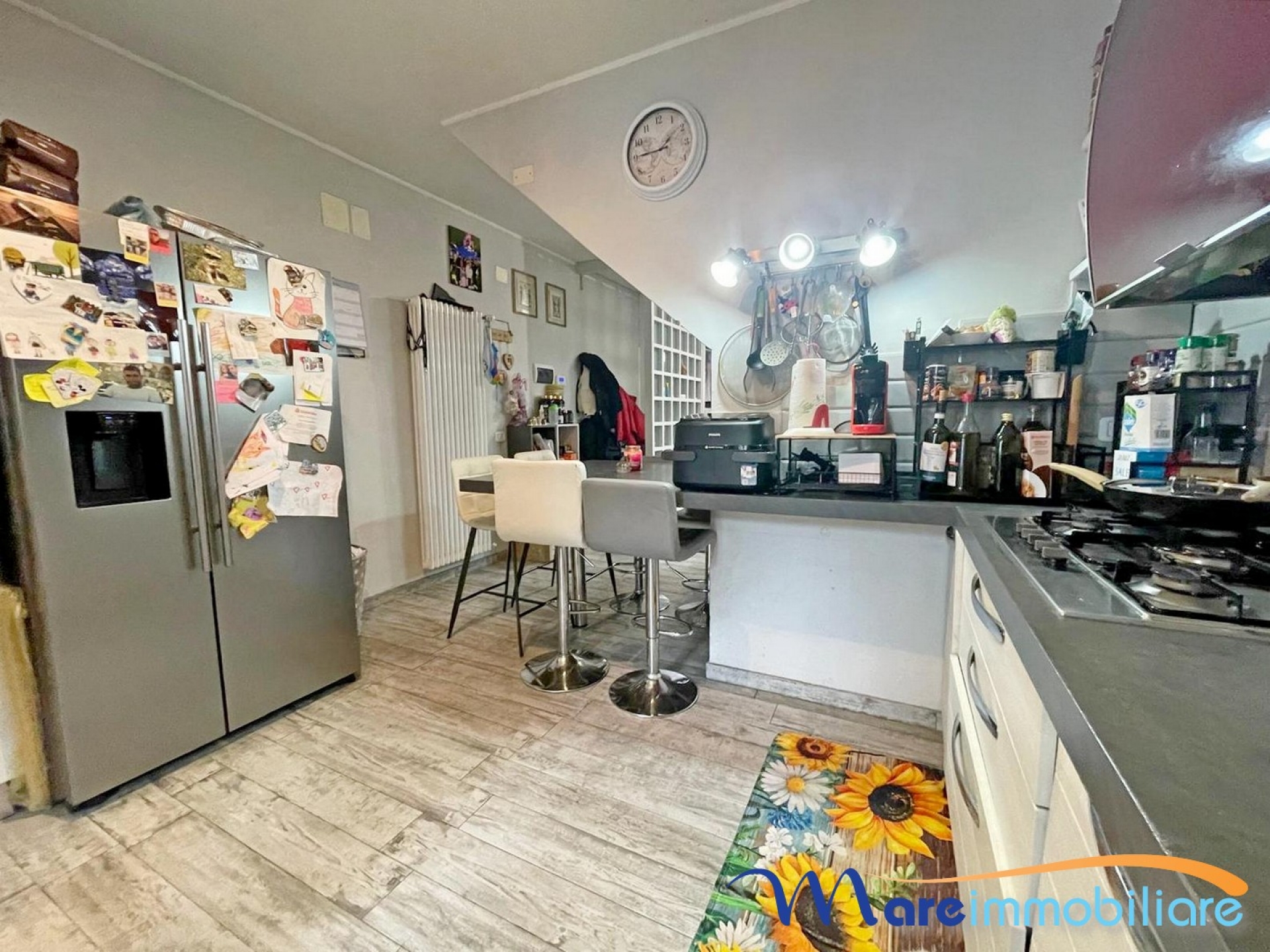 Rosmarina Villetta terra-tetto con giardino e posto auto